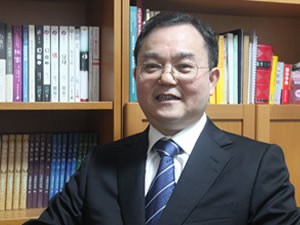 陳博士出席武漢市政協(xié)十二屆一次會議