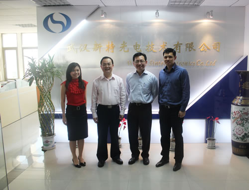 新加坡經(jīng)濟發(fā)展局精密工程團隊蒞臨我司考察與交流